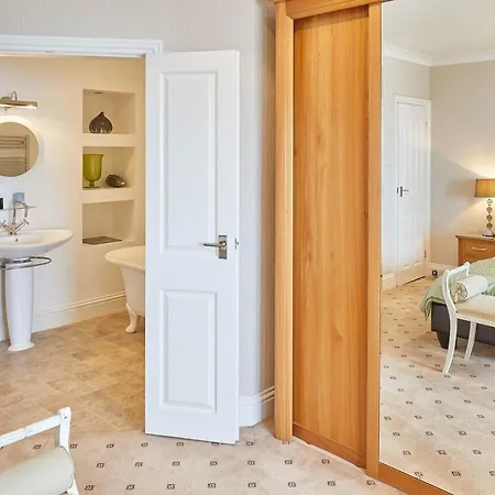 Host & Stay - Sea View 44 Уитби Экстерьер фото