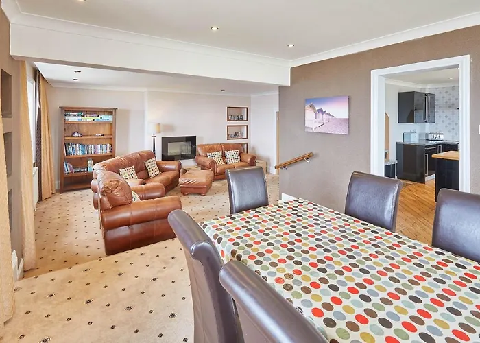 Host & Stay - Sea View 44