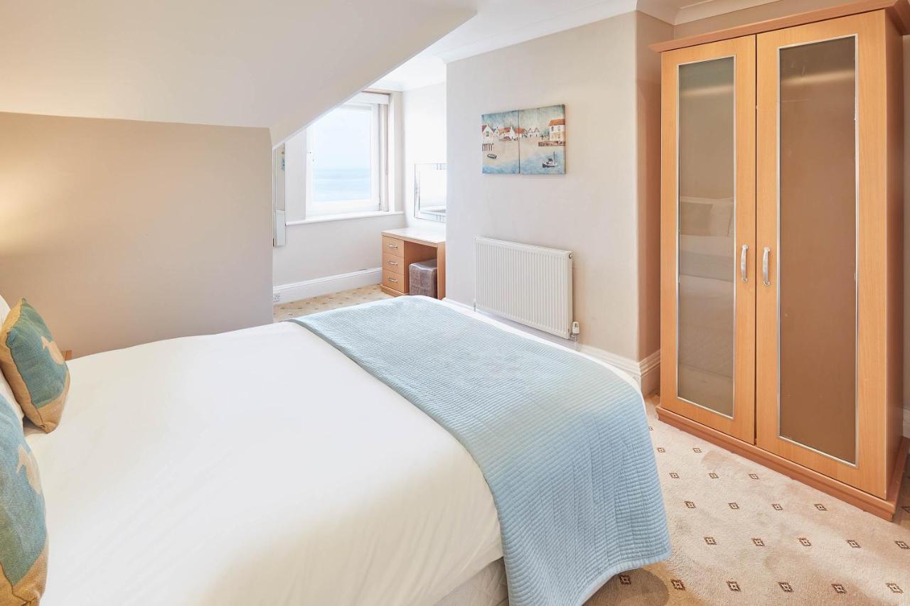 Host & - Sea View 44 * Уитби